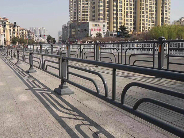 鋅鋼護(hù)欄